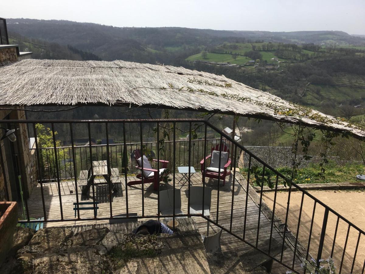 Gite Libertalia Salles-la-Source Екстериор снимка